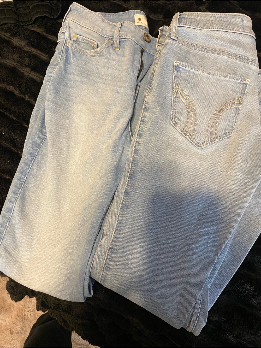Hollister jeans bundle 2 pair